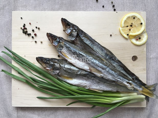 Жерех (бабочка) холодного копчения: Корюшка вяленая с икрой