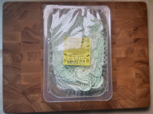 Японские снеки и крекеры: Сыр Чечил паутинка (васаби)  500 гр.