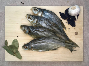 Жерех (бабочка) холодного копчения: Густера вяленая