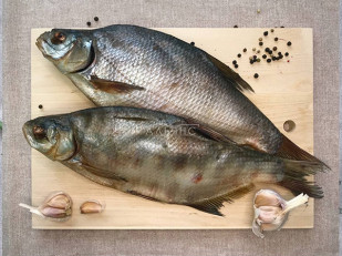 Жерех (бабочка) холодного копчения: Лещ цимлянский вяленый